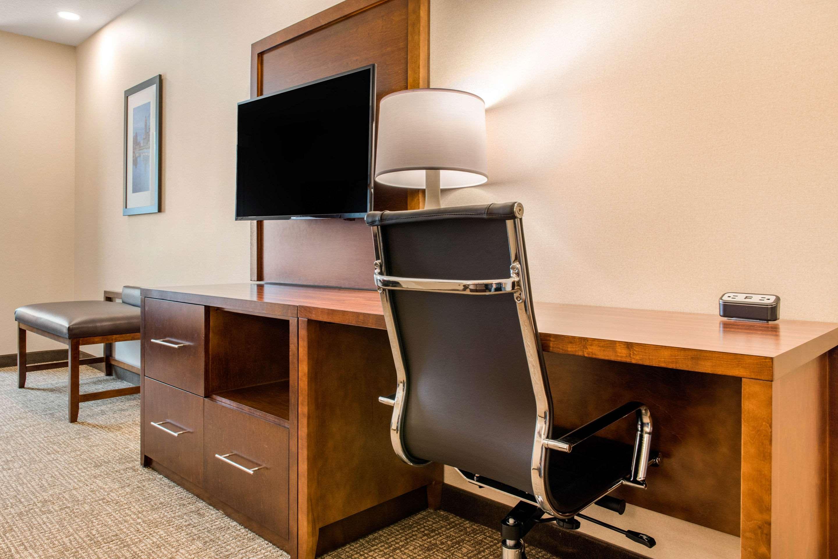 Comfort Suites Columbus Airport Eksteriør billede